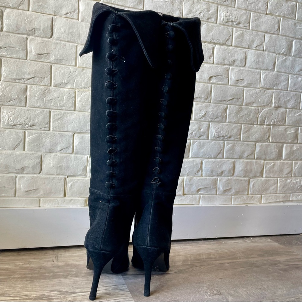 Stuart Weitzman Black Suede Button Down Cuffed Knee-High Heeled Boots Size 8.5 - Picture 11 of 16